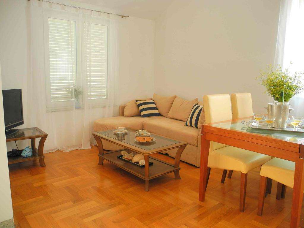 Apartments Antonela イェゼラ エクステリア 写真