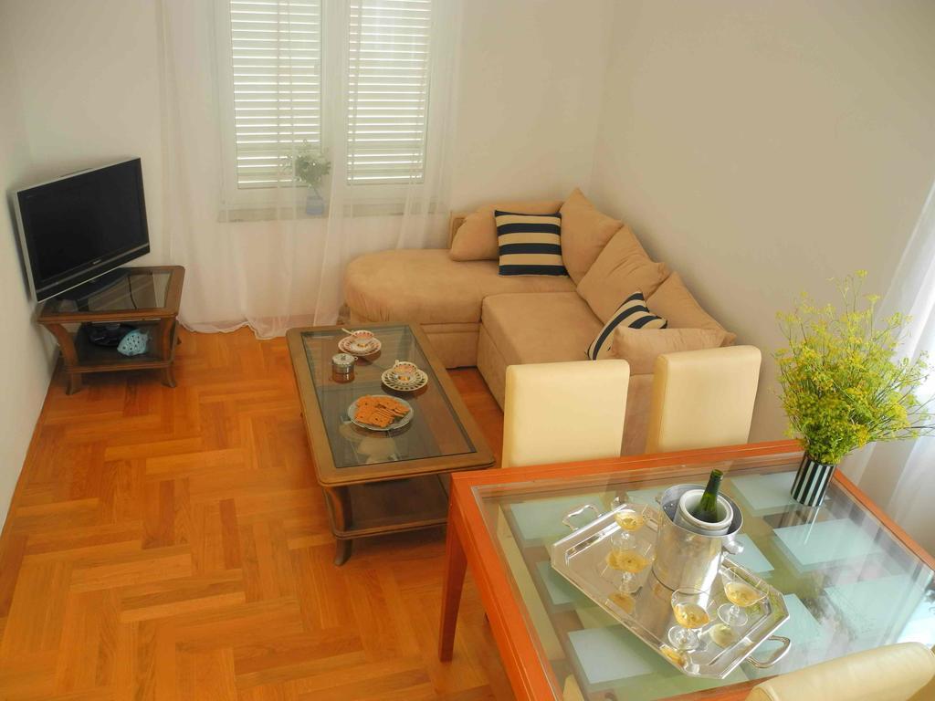 Apartments Antonela イェゼラ エクステリア 写真