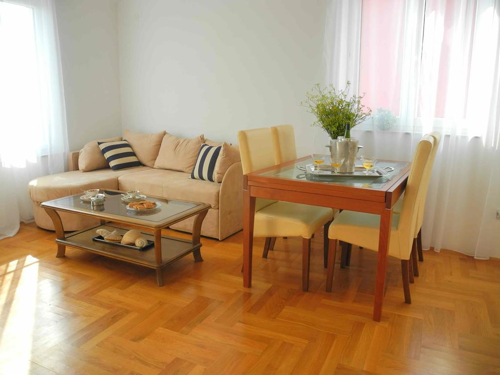 Apartments Antonela イェゼラ エクステリア 写真