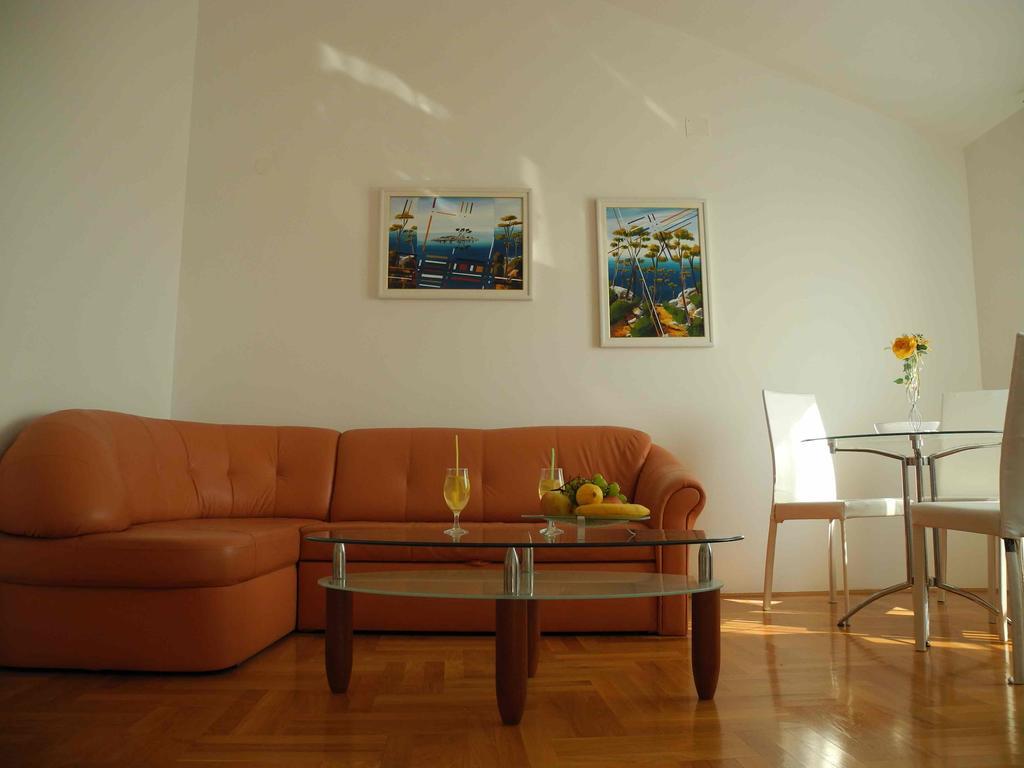 Apartments Antonela イェゼラ エクステリア 写真